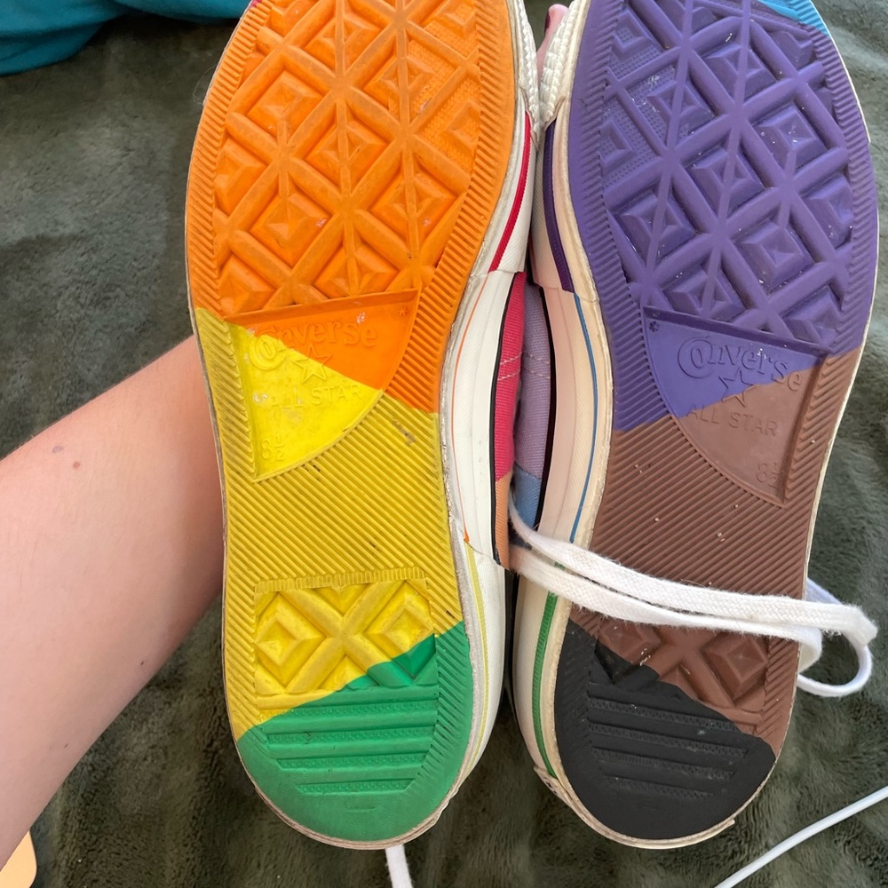Pride converse